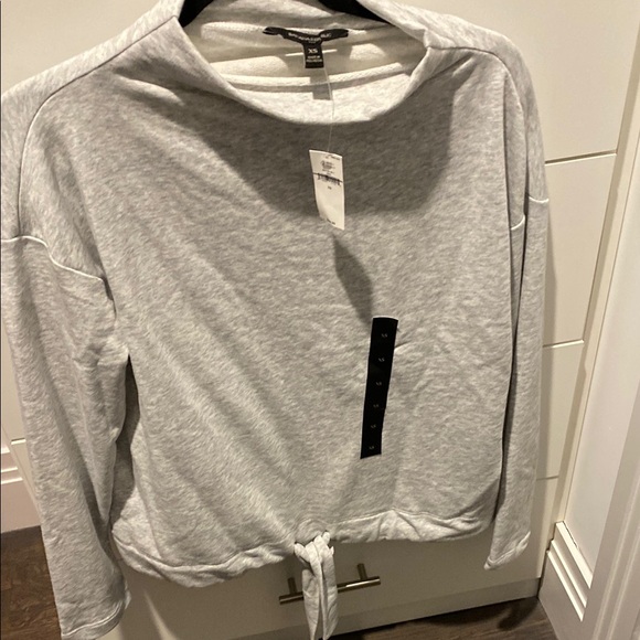 Banana Republic Tops - NWT Banana Republic Light Gray Tie-Front top